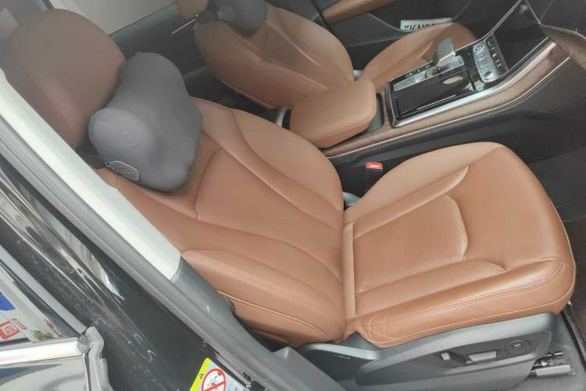 Used Audi Q7 2023 45 TFSI quattro S line Sport model Right Front Seat
