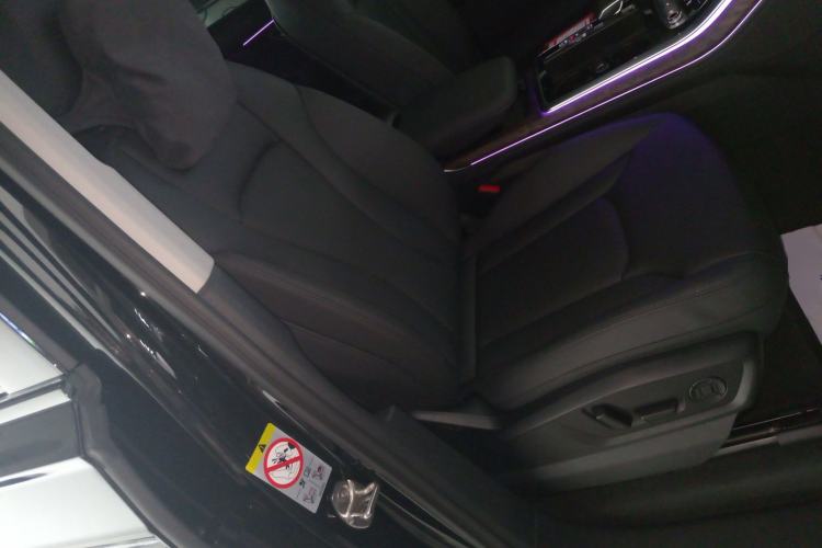Used Audi Q7 2023 55 TFSI quattro S line Sport Edition Right Front Seat