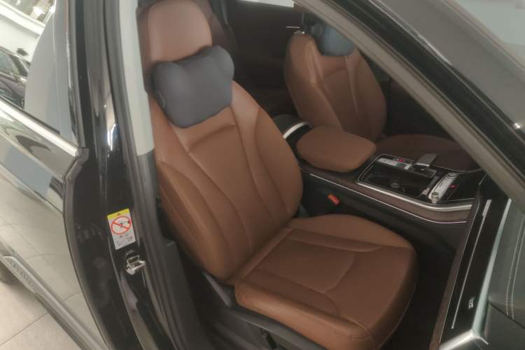Used Audi Q7 2023 45 TFSI quattro S line Sport model Right Front Seat