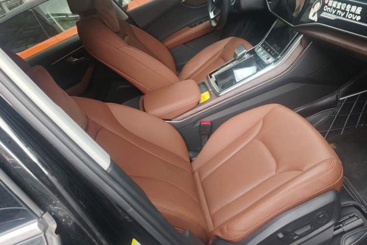 Used Audi Q7 2023 45 TFSI quattro S line Sport model Right Front Seat