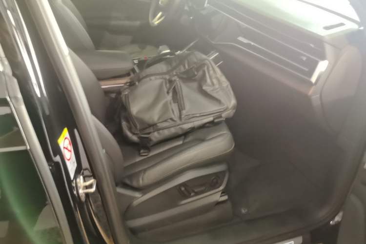Used Audi Q7 2023 45 TFSI quattro S line Sport model Right Front Seat