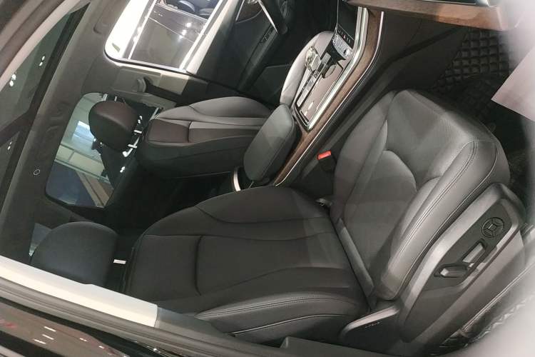 Used Audi Q7 2023 55 TFSI quattro S line Sport Edition Right Front Seat