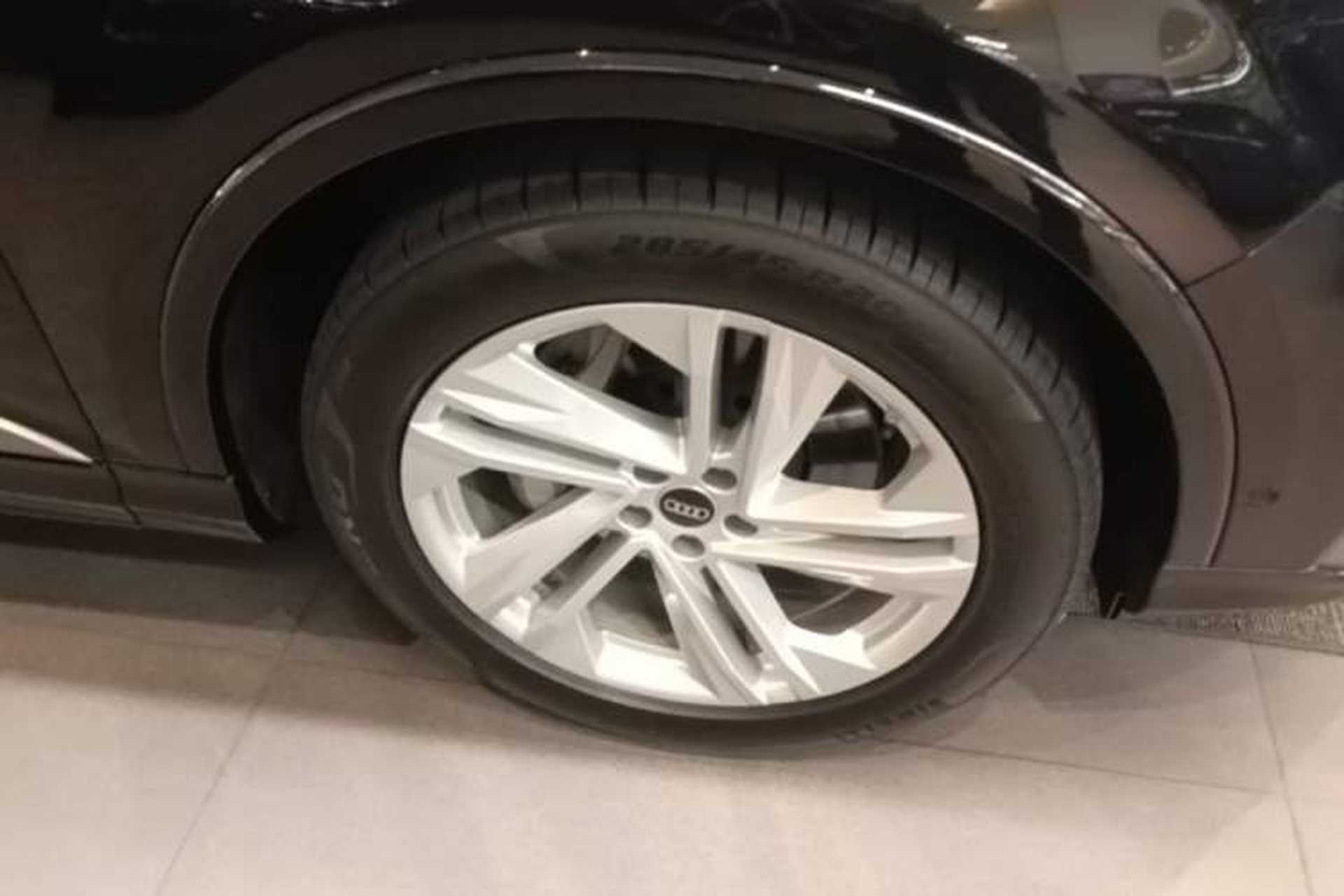 Used Audi Q7 2023 45 TFSI quattro S line Sport model Right Front Wheel Hub