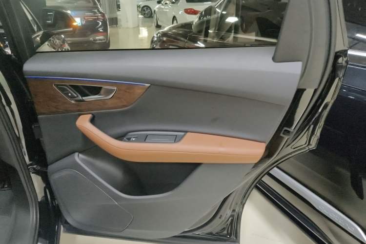 Used Audi Q7 2023 45 TFSI quattro S line Sport model Right Rear Door Interior