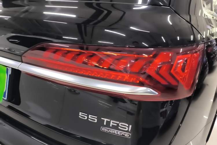 Used Audi Q7 2023 45 TFSI quattro S line Sport model Right Rear Taillight