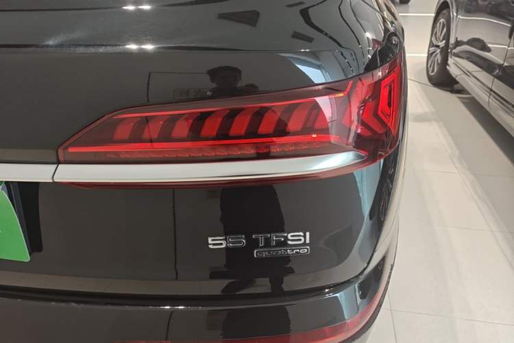 Used Audi Q7 2023 55 TFSI quattro S line Sport Edition Right Rear Taillight