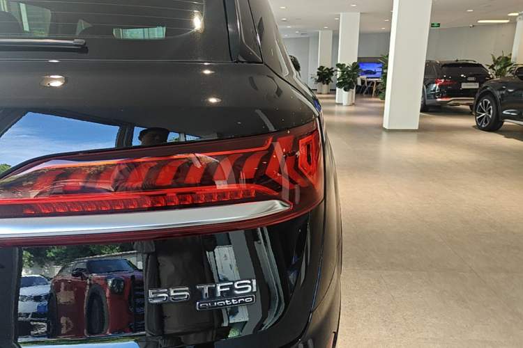 Used Audi Q7 2023 55 TFSI quattro S line Sport Edition Right Rear Taillight