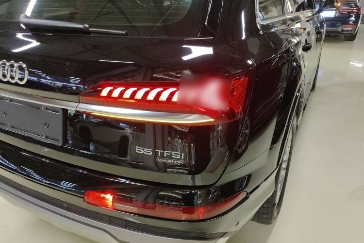 Used Audi Q7 2023 45 TFSI quattro S line Sport model Right Rear Taillight