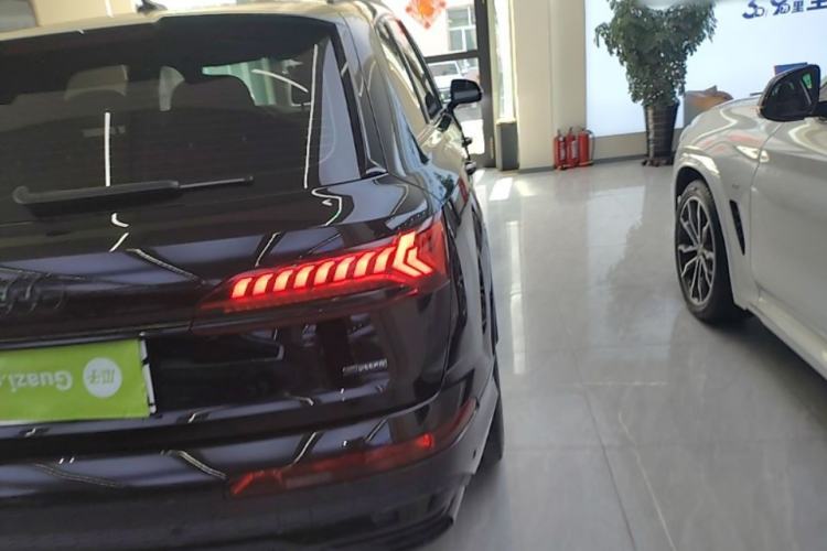 Used Audi Q7 2023 55 TFSI quattro S line Sport Edition Right Rear Taillight