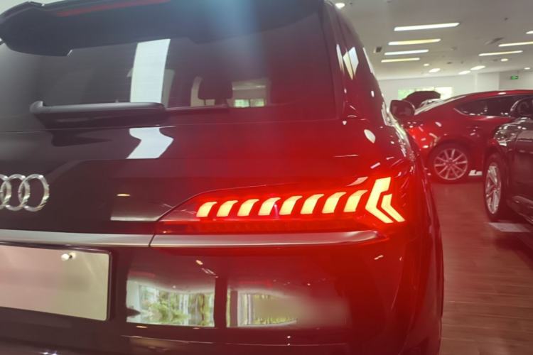 Used Audi Q7 2023 55 TFSI quattro S line Sport Edition Right Rear Taillight