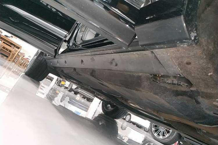 Used Audi Q7 2023 55 TFSI quattro S line Sport Edition Right Side Sill