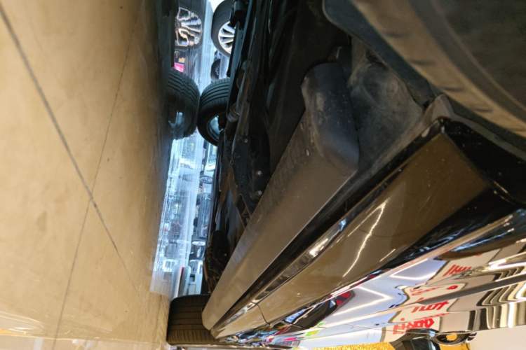 Used Audi Q7 2023 55 TFSI quattro S line Sport Edition Right Side Sill