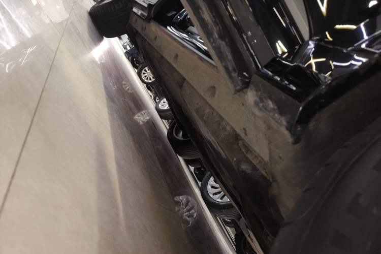 Used Audi Q7 2023 45 TFSI quattro S line Sport model Right Side Sill