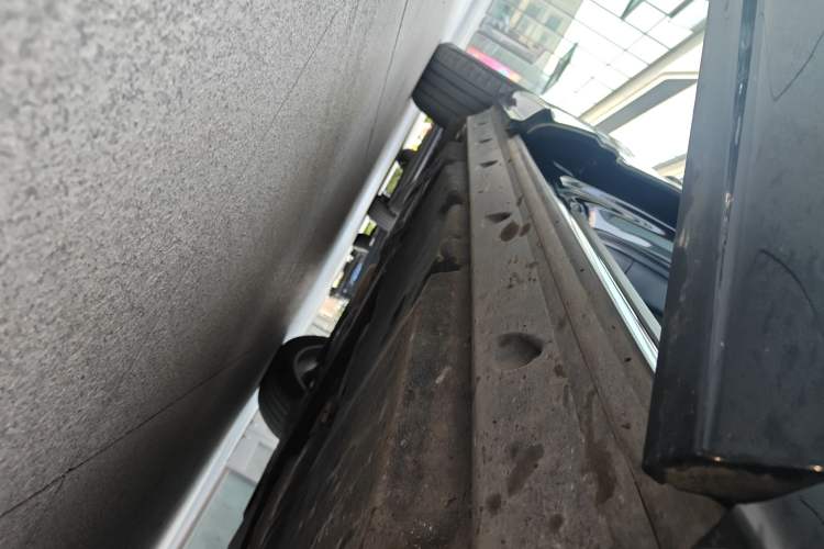 Used Audi Q7 2023 45 TFSI quattro S line Sport model Right Side Sill