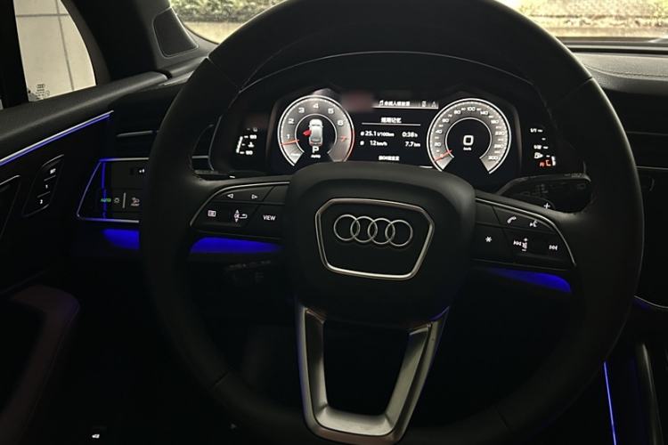 Used Audi Q7 2023 55 TFSI quattro S line Sport Edition Steering Wheel