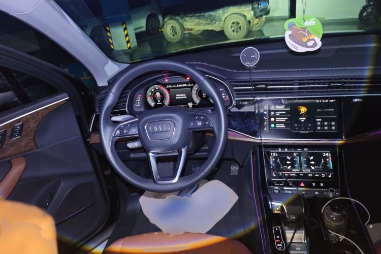Used Audi Q7 2023 55 TFSI quattro S line Sport Edition Steering Wheel