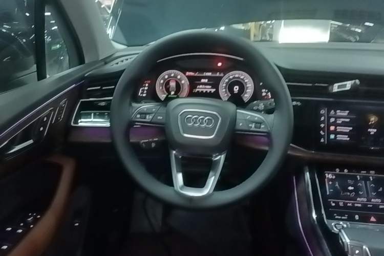 Used Audi Q7 2023 55 TFSI quattro S line Sport Edition Steering Wheel
