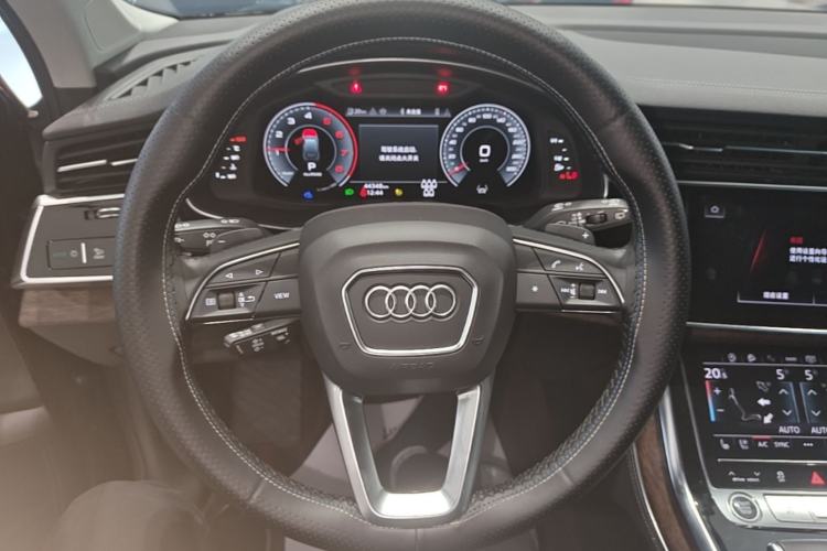 Used Audi Q7 2023 55 TFSI quattro S line Sport Edition Steering Wheel