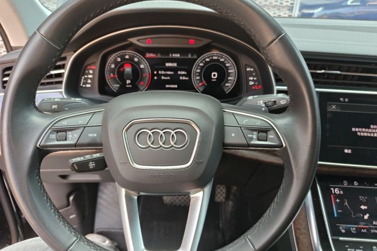 Used Audi Q7 2023 45 TFSI quattro S line Sport model Steering Wheel
