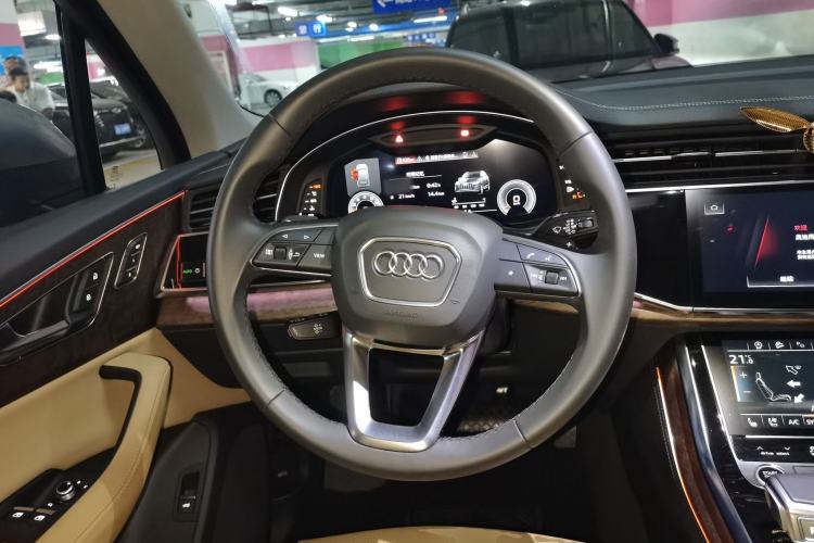 Used Audi Q7 2023 45 TFSI quattro S line Sport model Steering Wheel