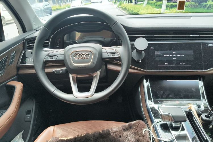 Used Audi Q7 2023 55 TFSI quattro S line Sport Edition Steering Wheel
