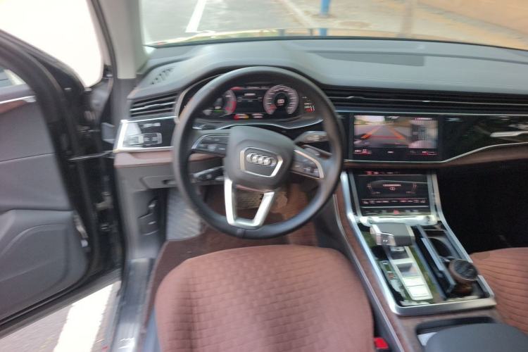 Used Audi Q7 2023 45 TFSI quattro S line Sport model Steering Wheel