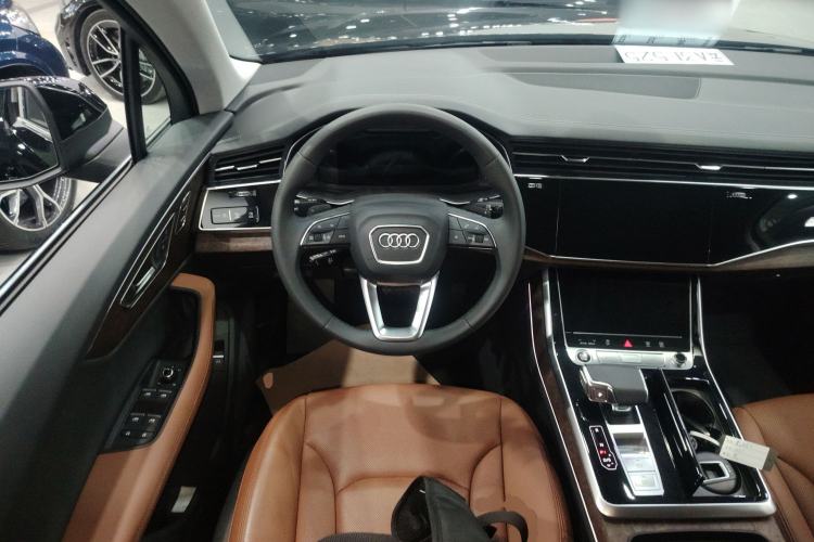 Used Audi Q7 2023 45 TFSI quattro S line Sport model Steering Wheel