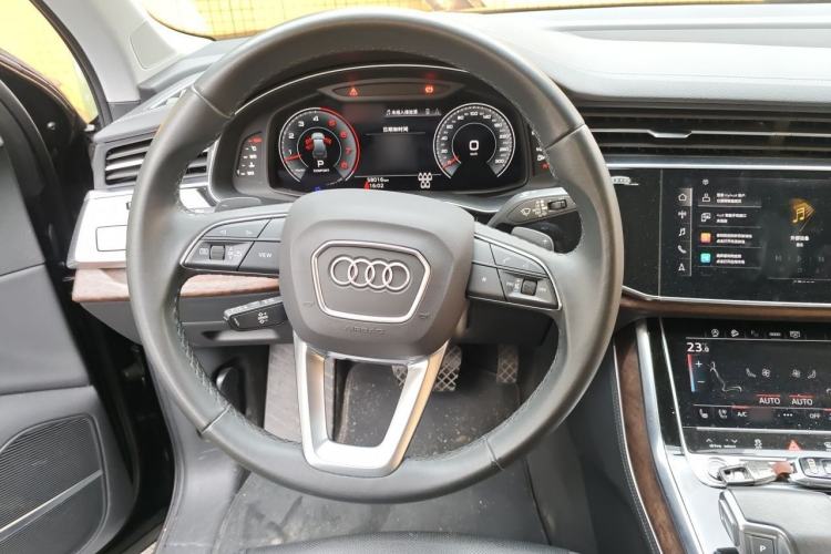 Used Audi Q7 2023 55 TFSI quattro S line Sport Edition Steering Wheel