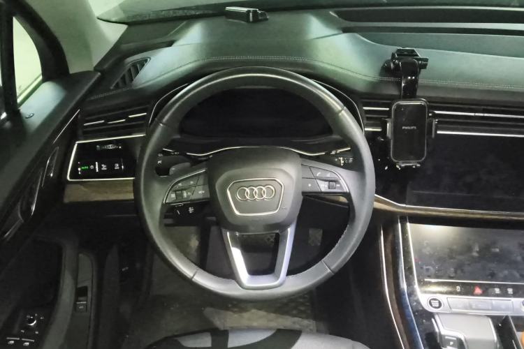 Used Audi Q7 2023 45 TFSI quattro S line Sport model Steering Wheel