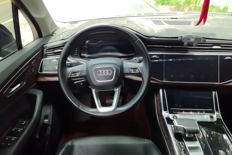 Used Audi Q7 2023 55 TFSI quattro S line Sport Edition Steering Wheel