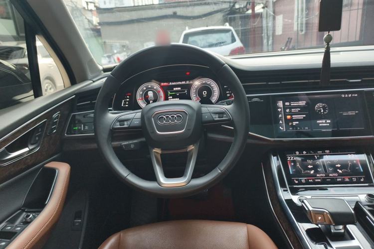 Used Audi Q7 2023 55 TFSI quattro S line Sport Edition Steering Wheel