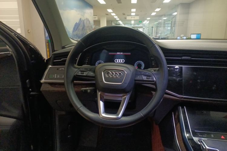 Used Audi Q7 2023 45 TFSI quattro S line Sport model Steering Wheel