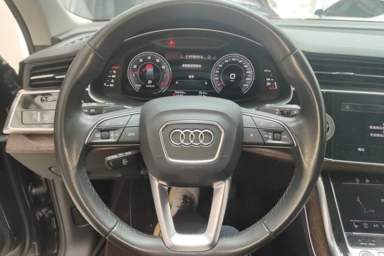 Used Audi Q7 2023 45 TFSI quattro S line Sport model Steering Wheel