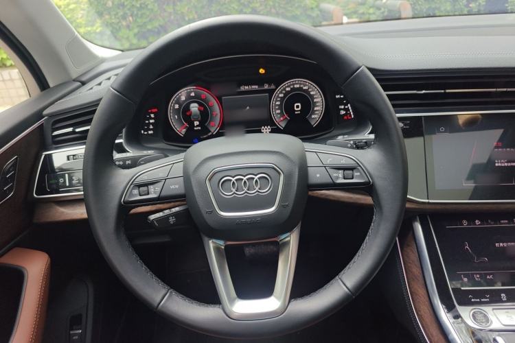 Used Audi Q7 2023 55 TFSI quattro S line Sport Edition Steering Wheel