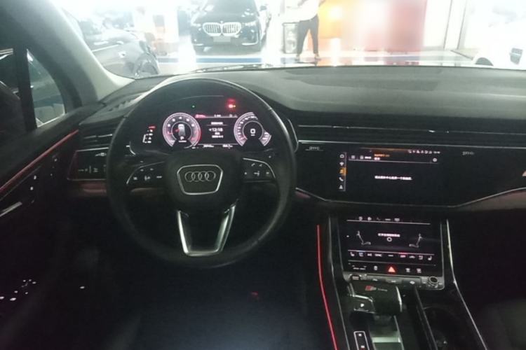 Used Audi Q7 2023 45 TFSI quattro S line Sport model Steering Wheel