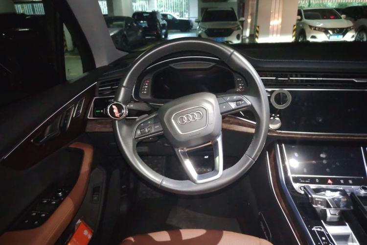 Used Audi Q7 2023 45 TFSI quattro S line Sport model Steering Wheel