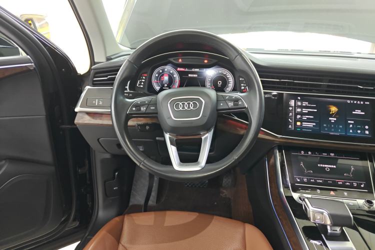 Used Audi Q7 2023 45 TFSI quattro S line Sport model Steering Wheel