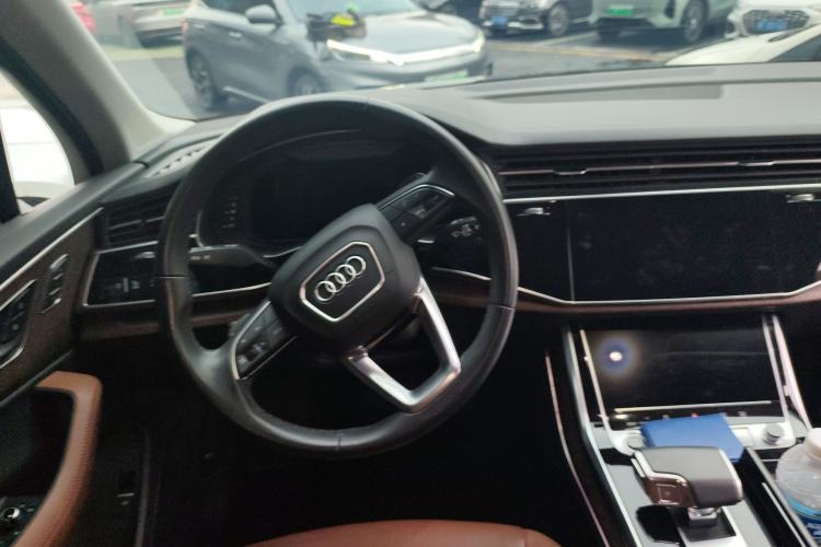 Used Audi Q7 2023 55 TFSI quattro S line Sport Edition Steering Wheel