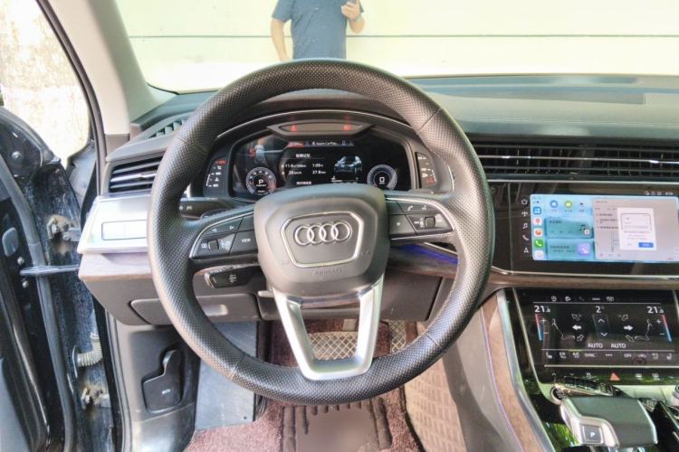 Used Audi Q7 2023 45 TFSI quattro S line Sport model Steering Wheel