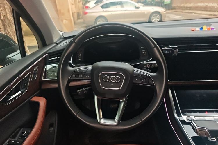 Used Audi Q7 2023 55 TFSI quattro S line Sport Edition Steering Wheel