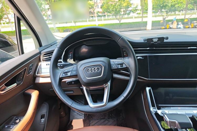 Used Audi Q7 2023 45 TFSI quattro S line Sport model Steering Wheel