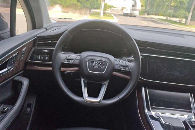 Used Audi Q7 2023 55 TFSI quattro S line Sport Edition Steering Wheel