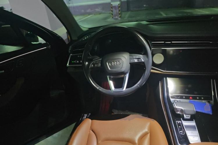 Used Audi Q7 2023 45 TFSI quattro S line Sport model Steering Wheel