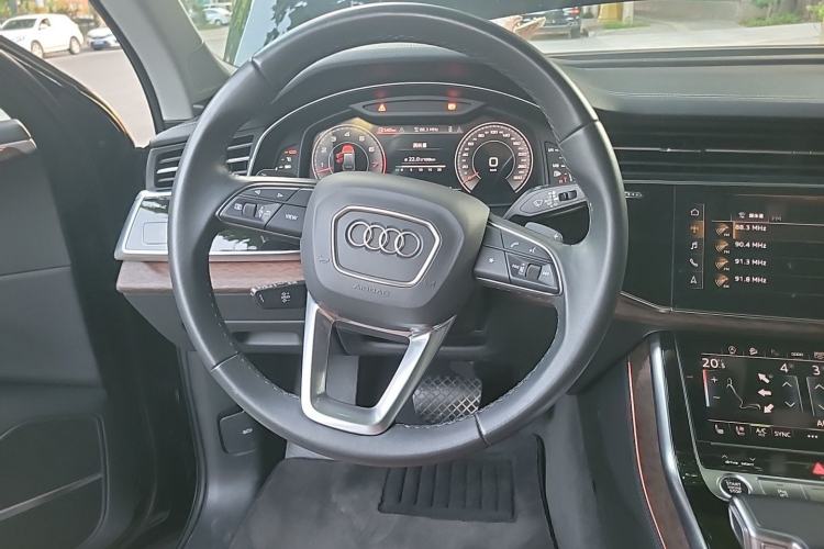 Used Audi Q7 2023 55 TFSI quattro S line Sport Edition Steering Wheel