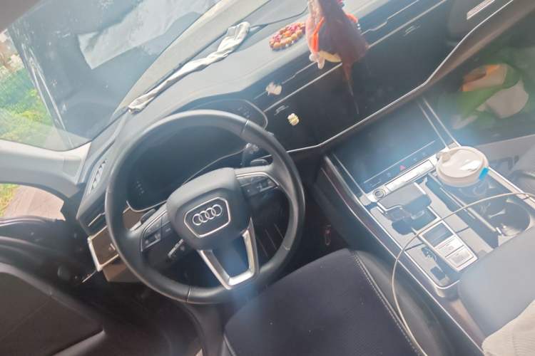 Used Audi Q7 2023 55 TFSI quattro S line Sport Edition Steering Wheel