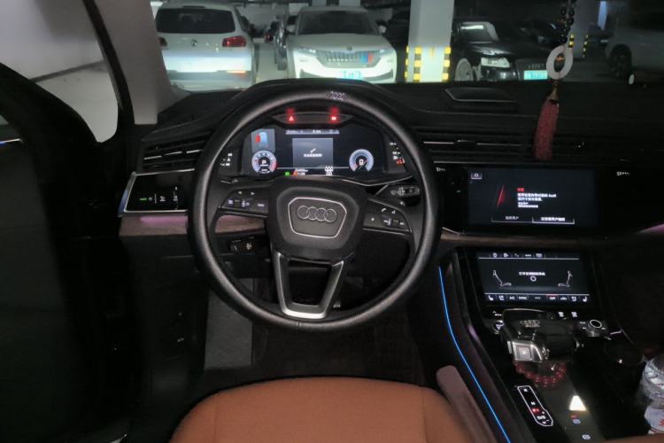 Used Audi Q7 2023 45 TFSI quattro S line Sport model Steering Wheel