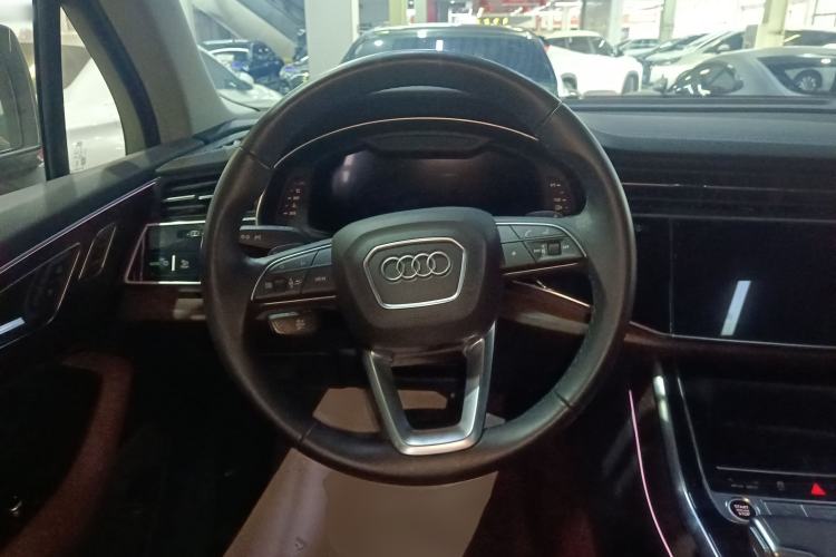 Used Audi Q7 2023 45 TFSI quattro S line Sport model Steering Wheel