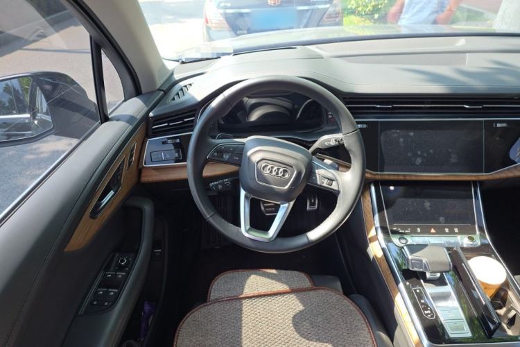 Used Audi Q7 2023 55 TFSI quattro S Prestige Edition Steering Wheel