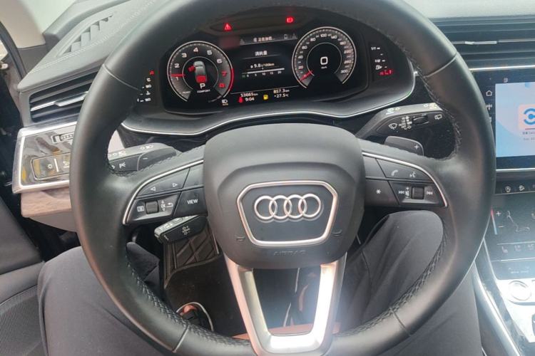 Used Audi Q7 2023 45 TFSI quattro S line Sport model Steering Wheel