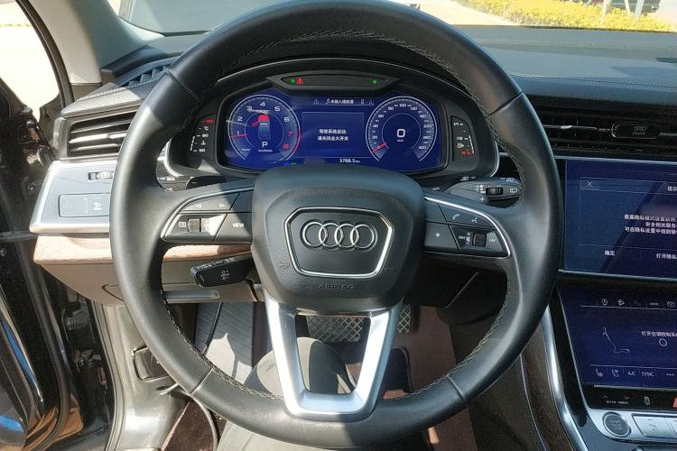 Used Audi Q7 2023 45 TFSI quattro S line Sport model Steering Wheel